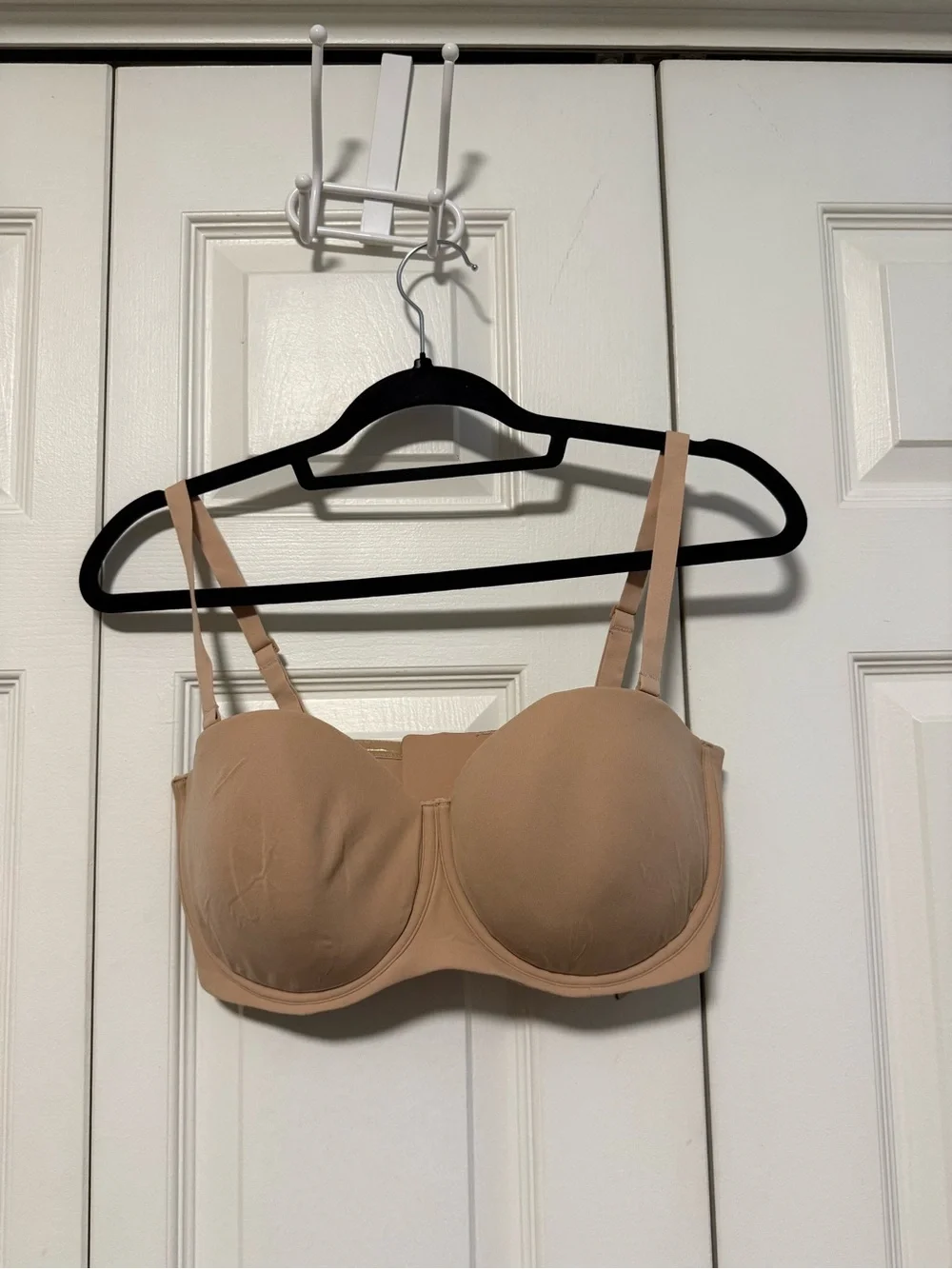 SKIMS Nude Strapless Convertible Bra - Picture 2 of 2